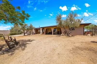 8001 Hammett Road, Yucca Valley, CA 92284 - Photo 9