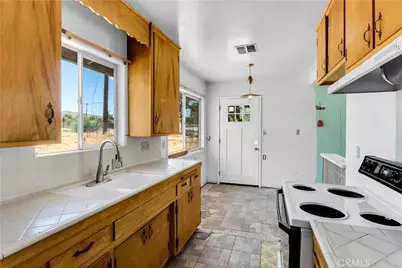 57136 Navajo Trail, Yucca Valley, CA 92284 - Photo 11