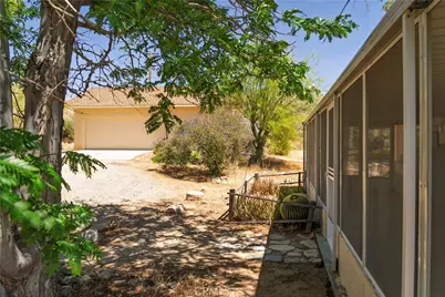 9215 Encelia, Morongo Valley, CA 92256 - Photo 25