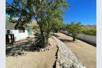 49084 Mojave, Morongo Valley, CA 92256 - Photo 3