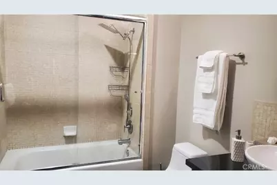 655 S Hope Street #1603, Los Angeles, CA 90017 - Photo 9