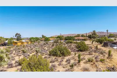8776 Warren Vista Avenue, Yucca Valley, CA 92284 - Photo 27