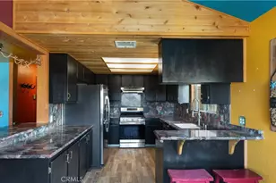 10219 N Star, Morongo Valley, CA 92256 - Photo 11