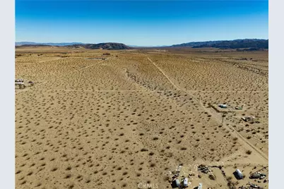 64004 Desert Trail Drive, Joshua Tree, CA 92252 - Photo 13