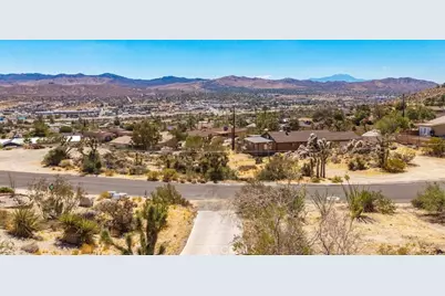 57460 Airway Avenue, Yucca Valley, CA 92284 - Photo 15