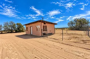60575 Joshua Tree Ln, Landers, CA 92285 - Photo 21