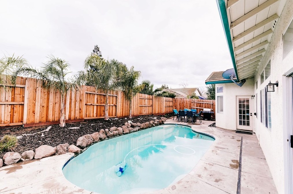 695 Summit Lakes Way, Galt CA  95632-3008 exterior