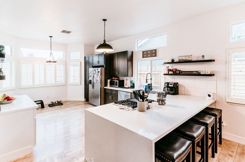 695 Summit Lakes Way, Galt CA  95632-3008 exterior