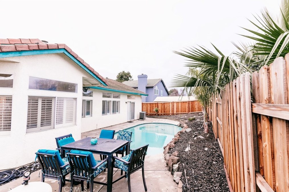 695 Summit Lakes Way, Galt CA  95632-3008 exterior