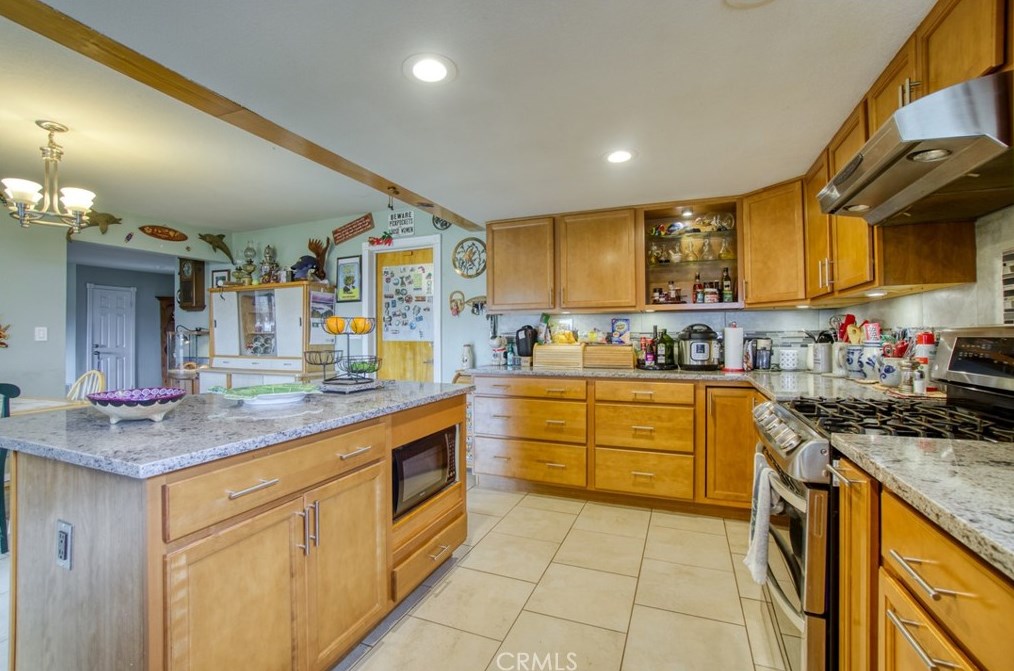 875 Boggs Ln, Lakeport, CA 95453