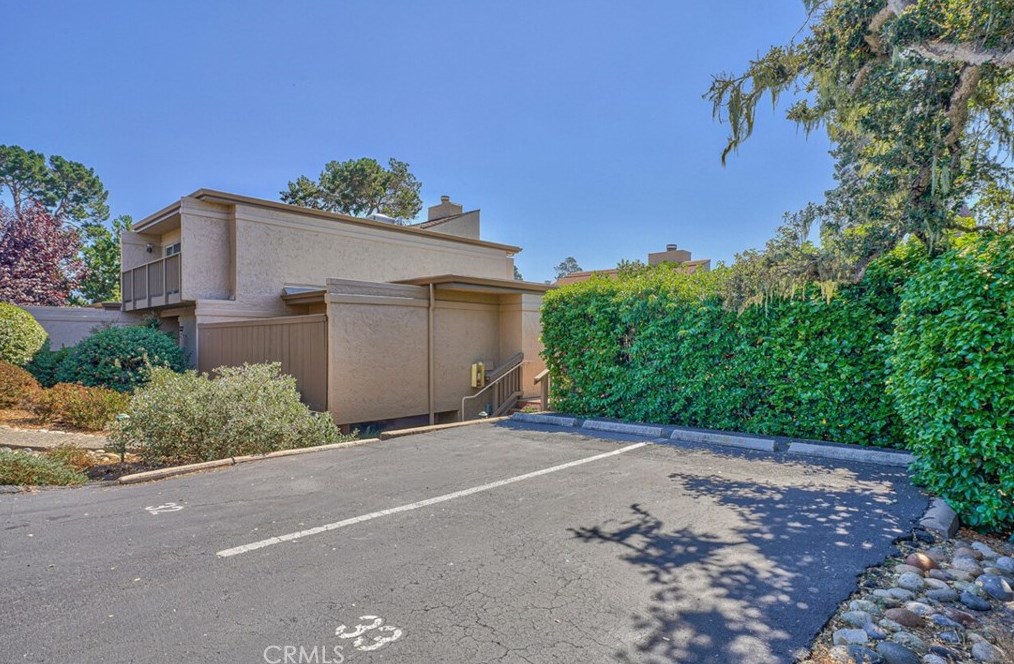 33 Montsalas Dr, Monterey CA  93940-5286 exterior