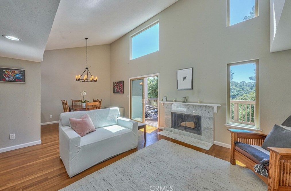 33 Montsalas Dr, Monterey CA  93940-5286 exterior