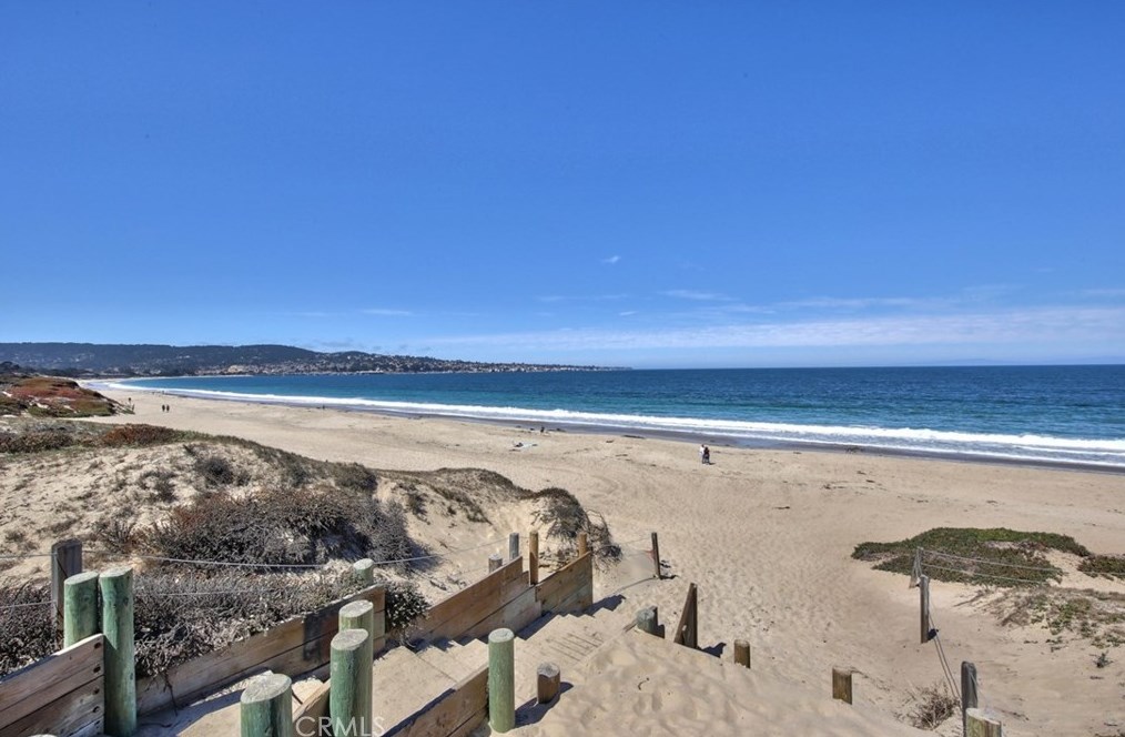 33 Montsalas Dr, Monterey CA  93940-5286 exterior