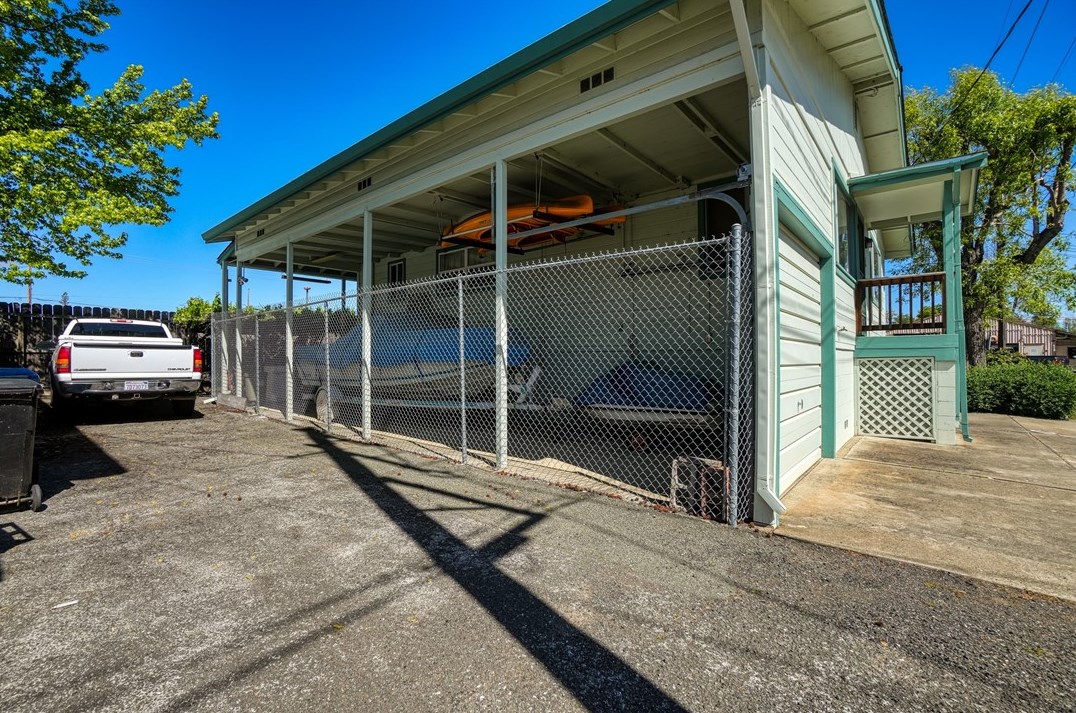 435 Esplanade St, Lakeport CA  95453-5305 exterior