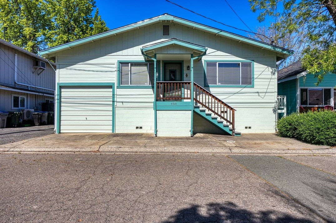 435 Esplanade St, Lakeport CA  95453-5305 exterior