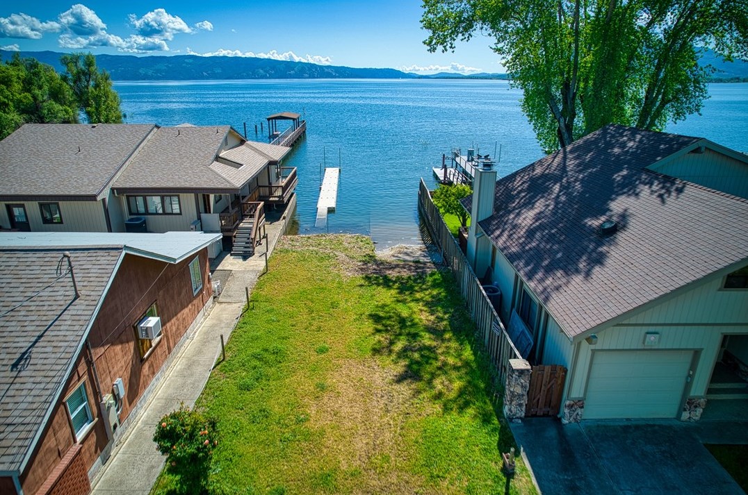 435 Esplanade St, Lakeport CA  95453-5305 exterior