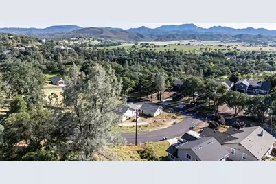 18300 Grizzly Court, Hidden Valley Lake, CA 95467 - Photo 9