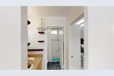 510 1/2 S Bay Front, Newport Beach, CA 92662 - Photo 17