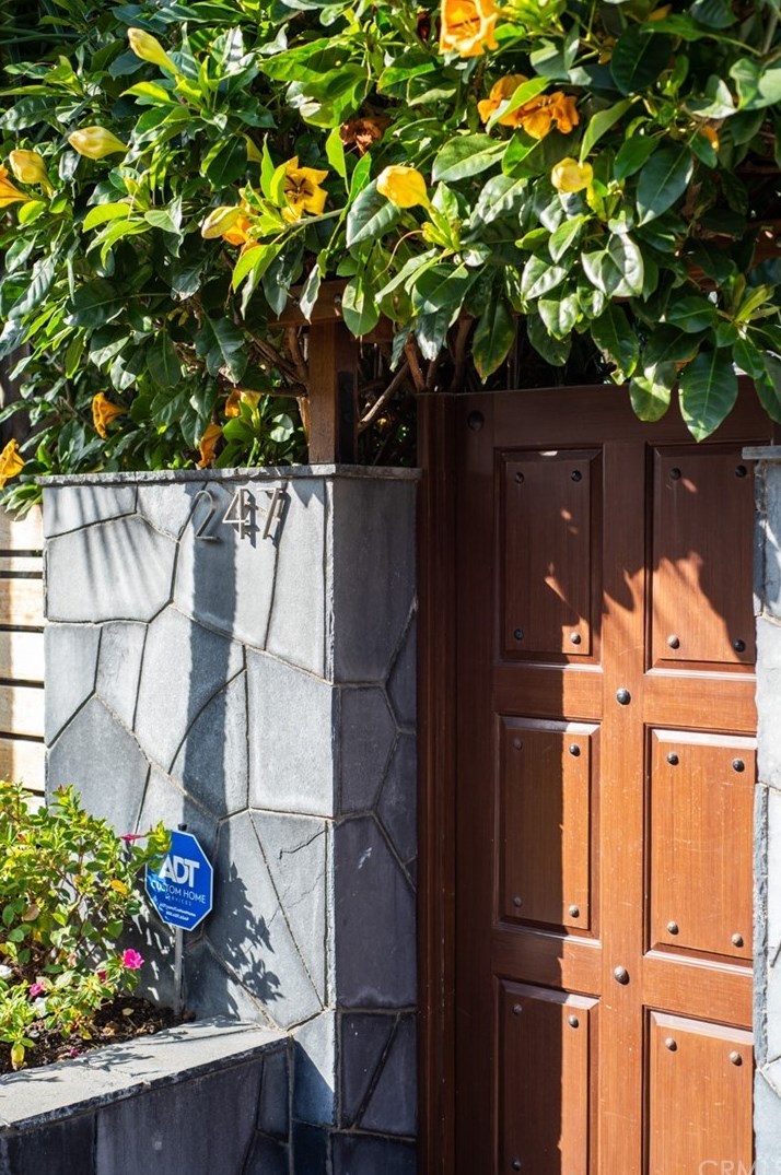 247 Emerald Bay, Laguna Beach CA  92651-1210 exterior