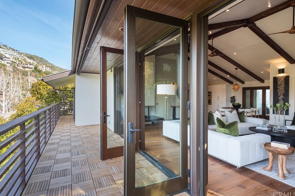247 Emerald Bay, Laguna Beach CA  92651-1210 exterior