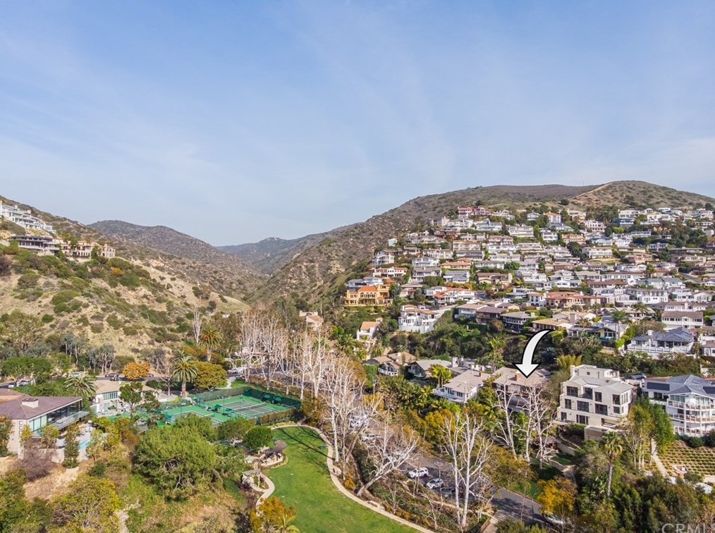 247 Emerald Bay, Laguna Beach CA  92651-1210 exterior