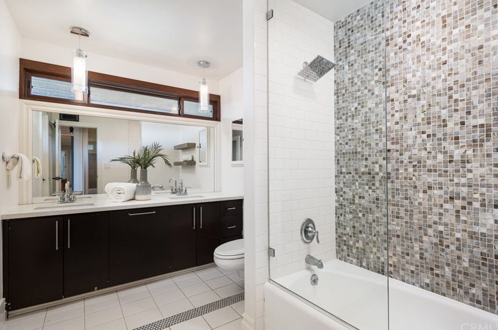 247 Emerald Bay, Laguna Beach CA  92651-1210 exterior