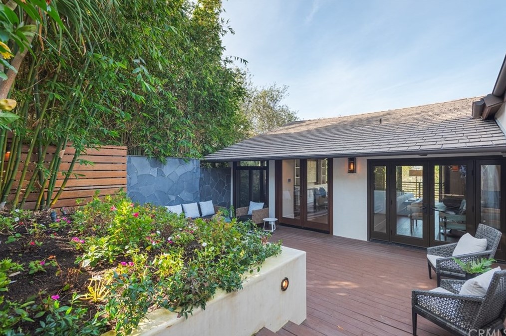 247 Emerald Bay, Laguna Beach CA  92651-1210 exterior