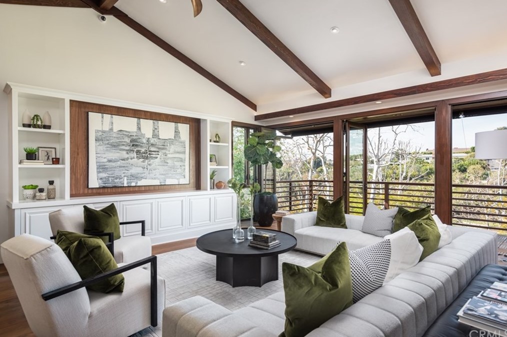 247 Emerald Bay, Laguna Beach CA  92651-1210 exterior