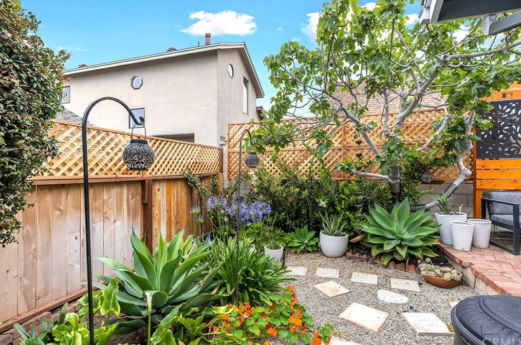 626 Anita St, Laguna Beach CA  92651-2906 exterior