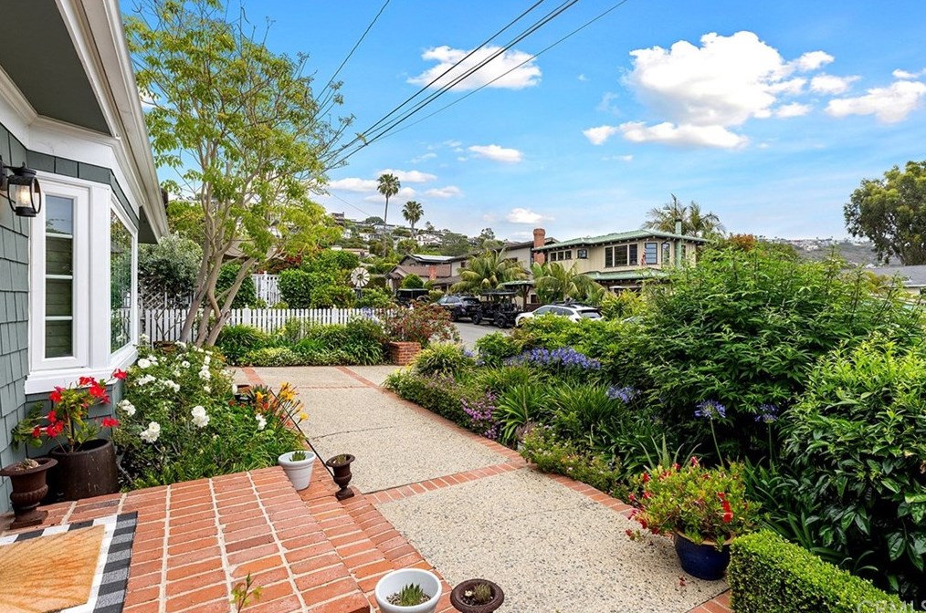626 Anita St, Laguna Beach CA  92651-2906 exterior