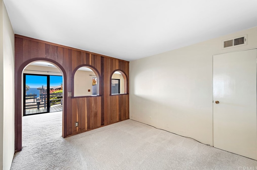 2845 Rounsevel Ter, Laguna Beach CA  92651-4127 exterior