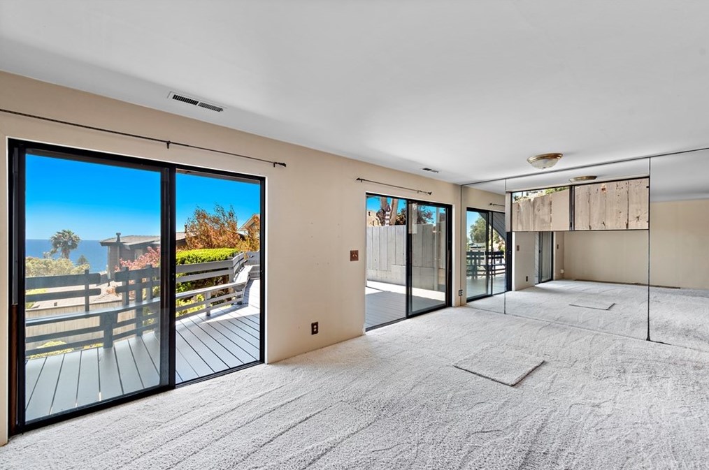 2845 Rounsevel Ter, Laguna Beach CA  92651-4127 exterior