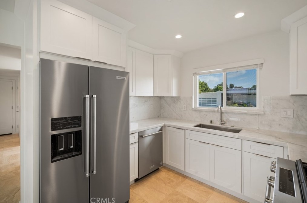 24231 Las Naranjas Dr, Laguna Beach CA  92677-2116 exterior