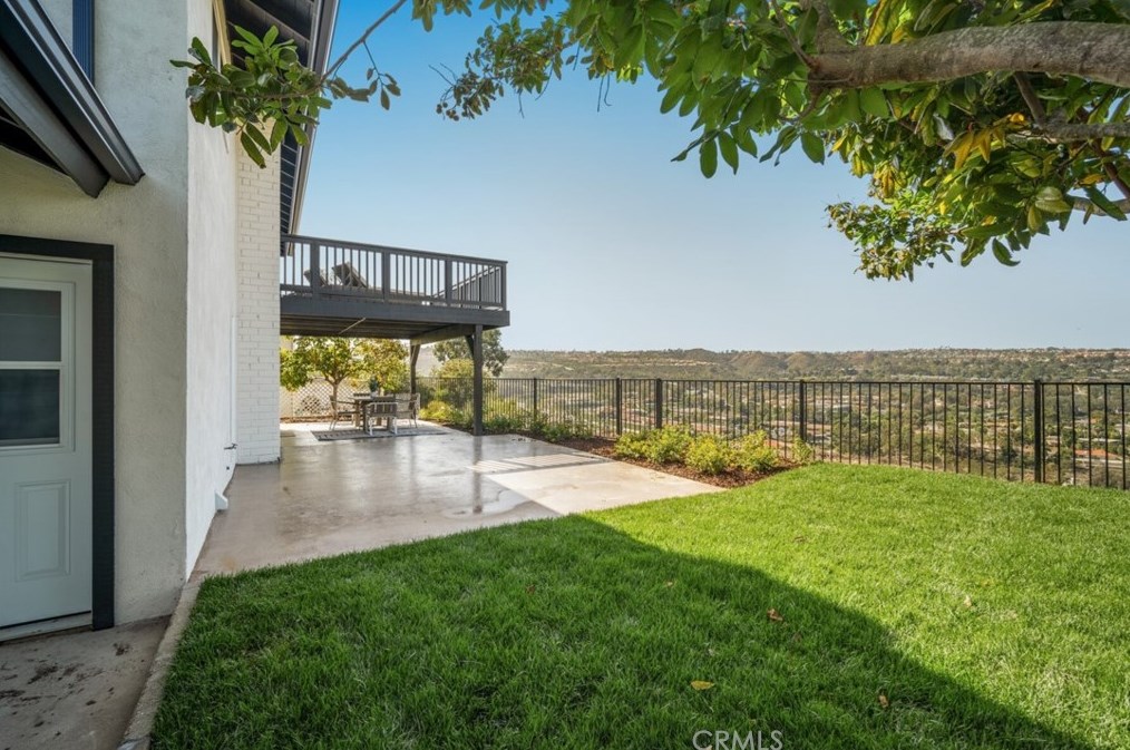 24231 Las Naranjas Dr, Laguna Beach CA  92677-2116 exterior
