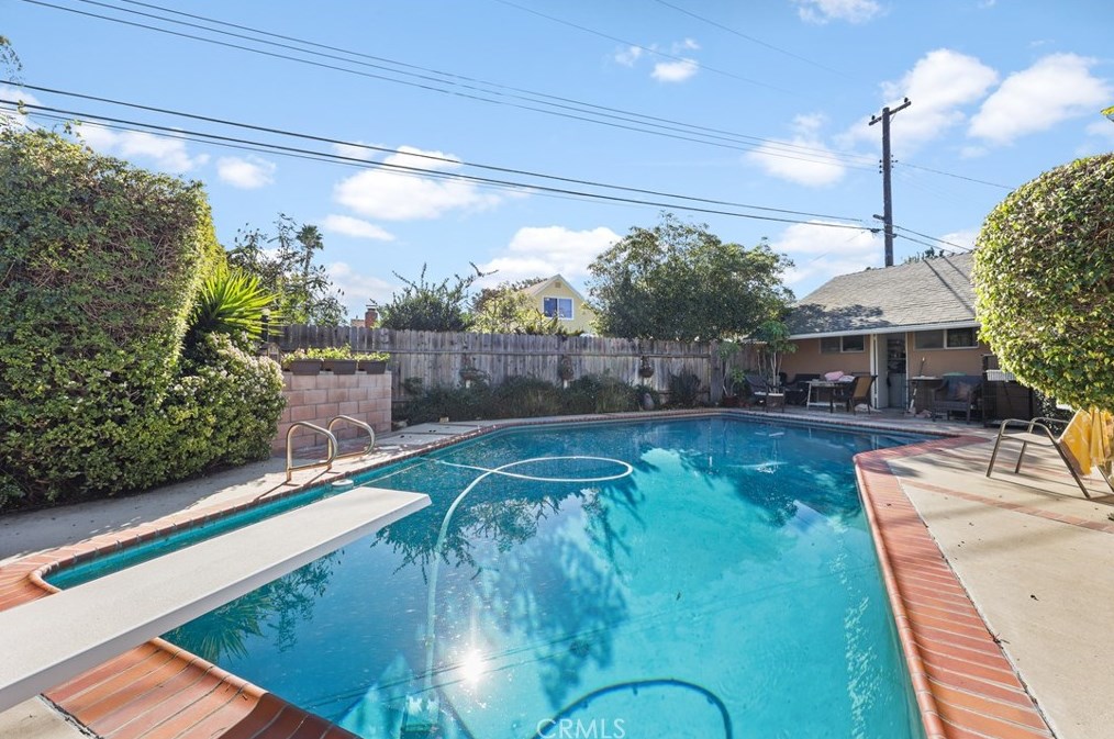 6112 Apache Rd, Westminster CA  92683-1918 exterior