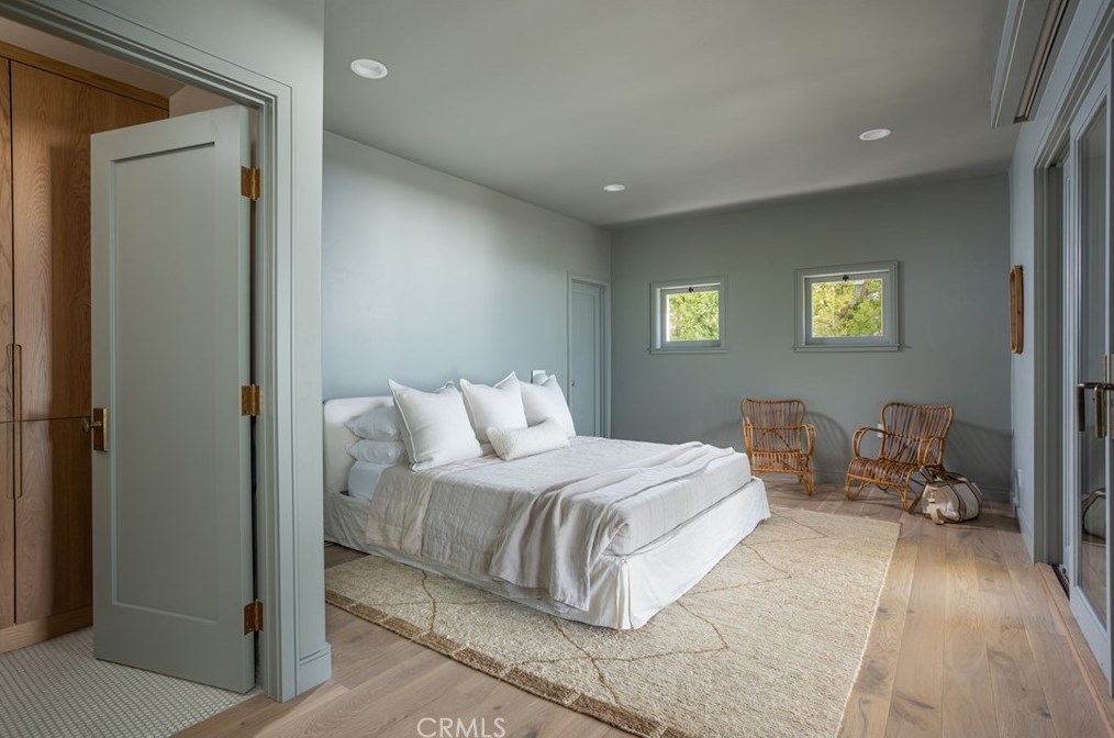 747 Bayview Pl, Laguna Beach CA  92651-2601 exterior