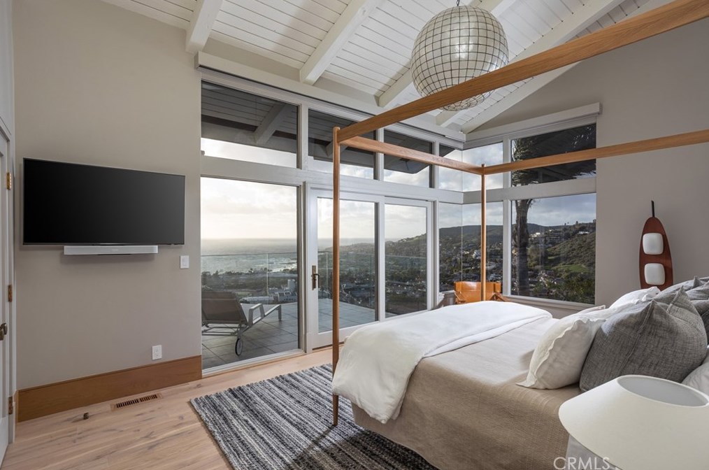 747 Bayview Pl, Laguna Beach CA  92651-2601 exterior