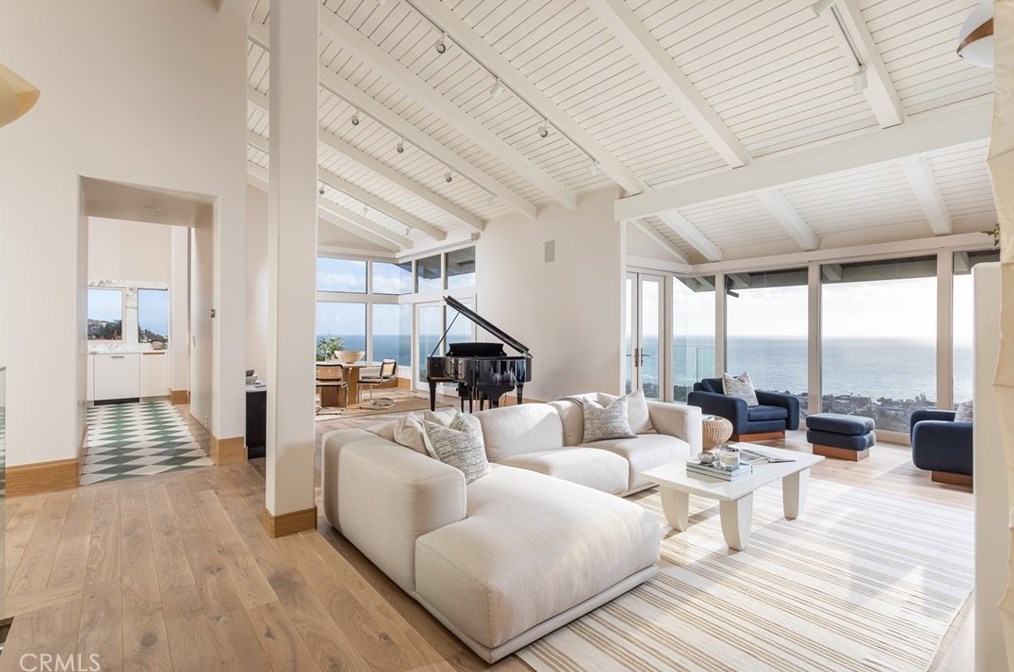 747 Bayview Pl, Laguna Beach CA  92651-2601 exterior