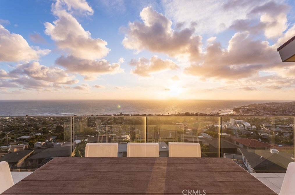 747 Bayview Pl, Laguna Beach CA  92651-2601 exterior