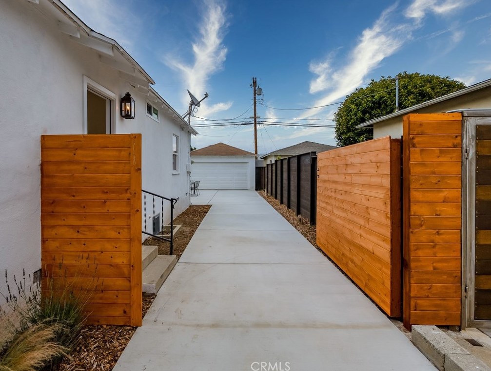 3956 Albright Ave, Los Angeles CA  90066-5002 exterior
