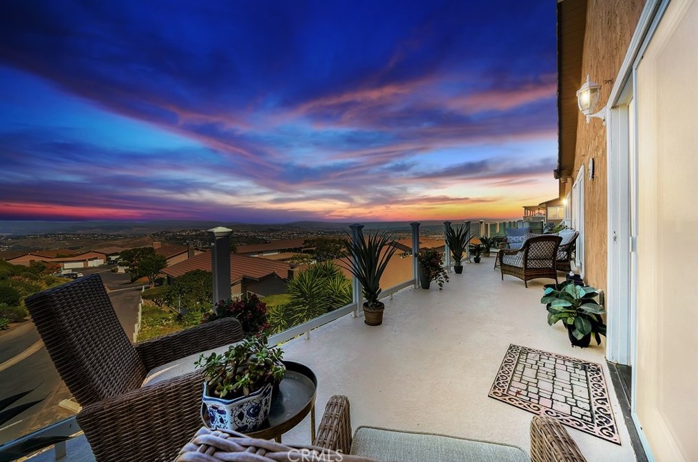 31152 Flying Cloud Dr, Laguna Beach CA  92677-2715 exterior