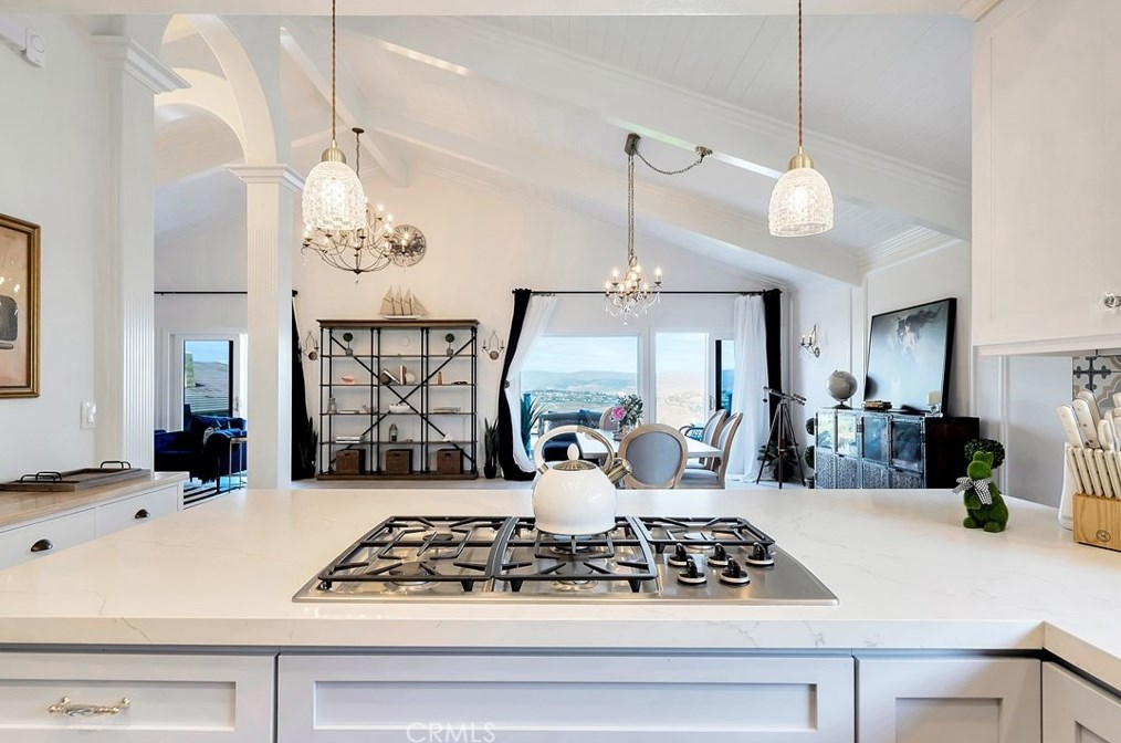 31152 Flying Cloud Dr, Laguna Beach CA  92677-2715 exterior