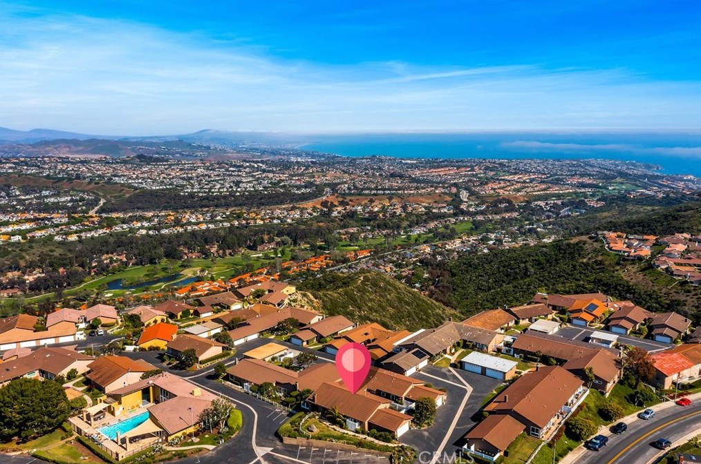 31152 Flying Cloud Dr, Laguna Beach CA  92677-2715 exterior