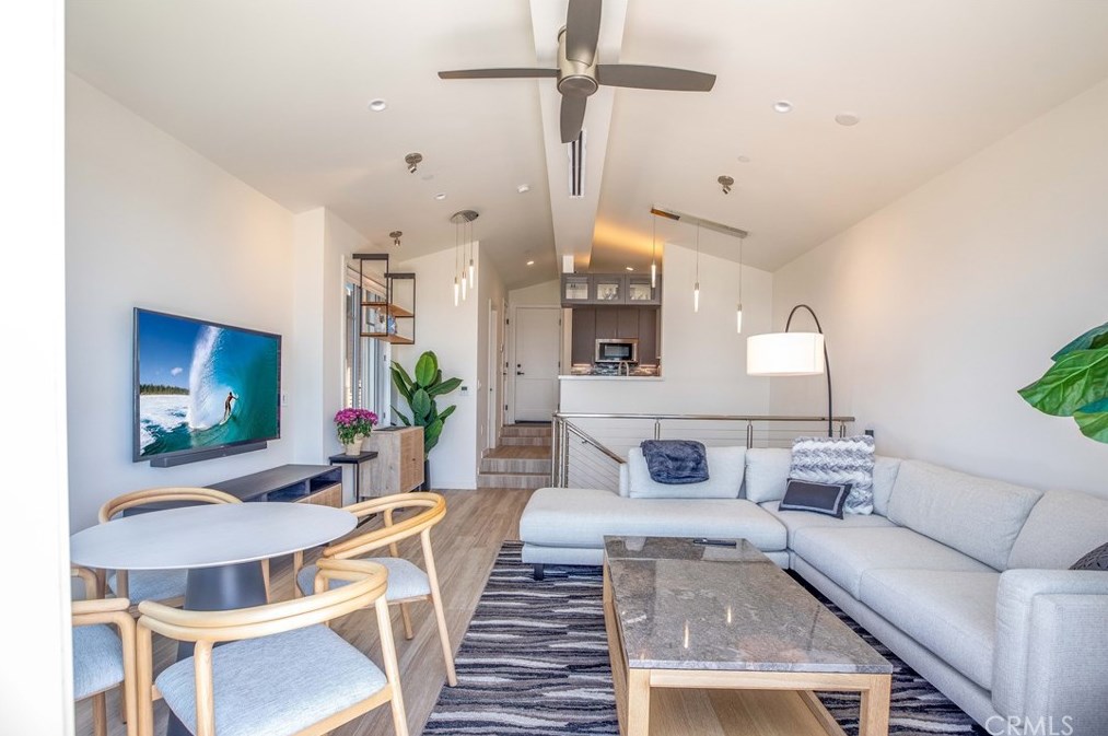 659 Ramona Ave, Laguna Beach CA  92651-2433 exterior