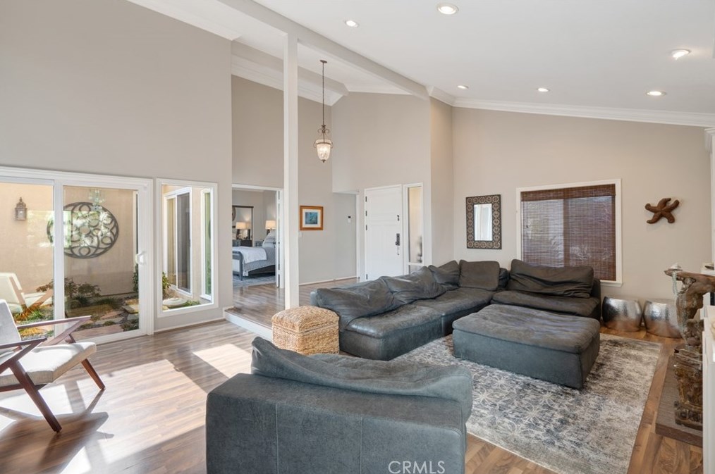 24 Whistling Swan, Irvine CA 92604-4527 exterior