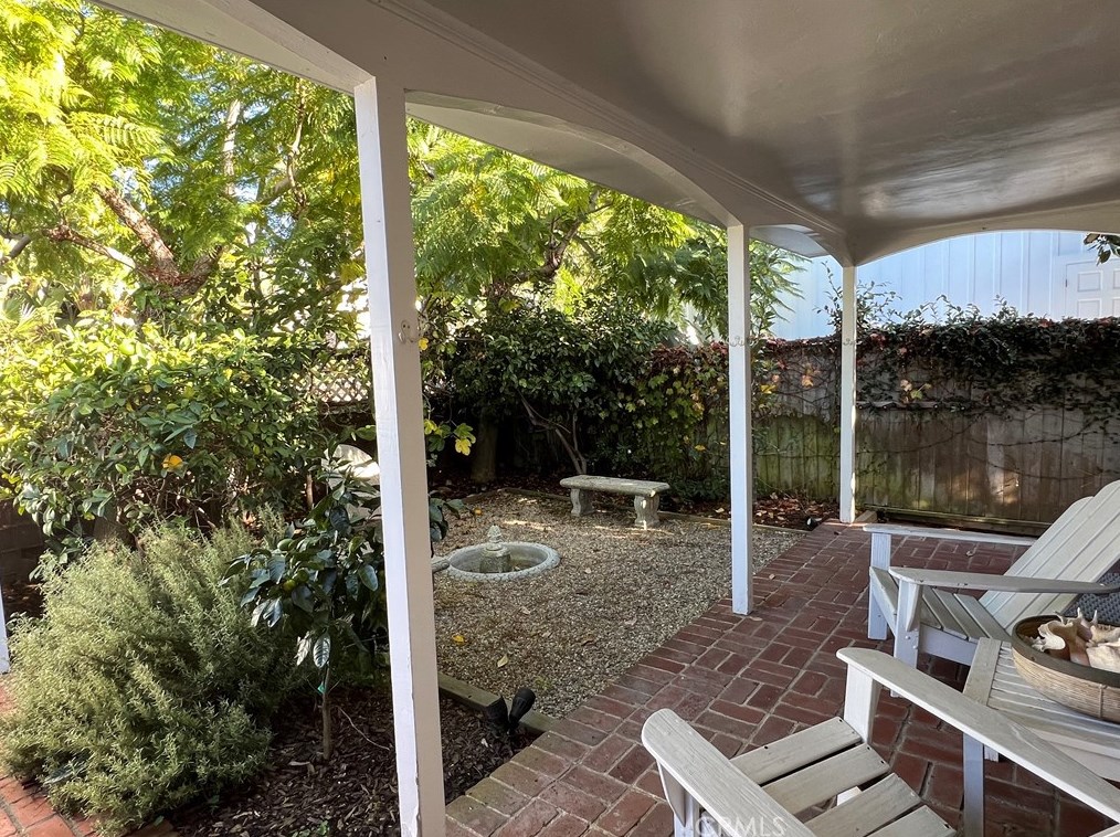 1575 Glenneyre St, Laguna Beach CA  92651-3207 exterior
