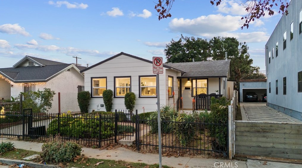 5544 Blackwelder St, Los Angeles CA  90016-3210 exterior
