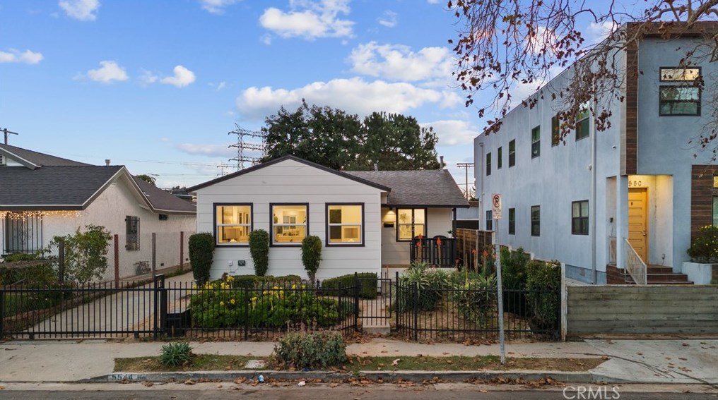 5544 Blackwelder St, Los Angeles CA  90016-3210 exterior