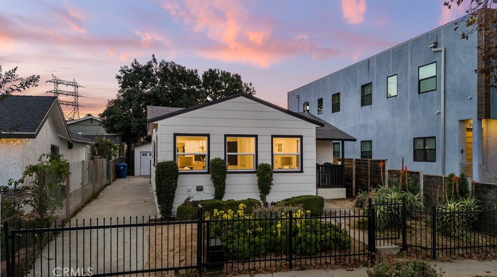 5544 Blackwelder St, Los Angeles CA  90016-3210 exterior