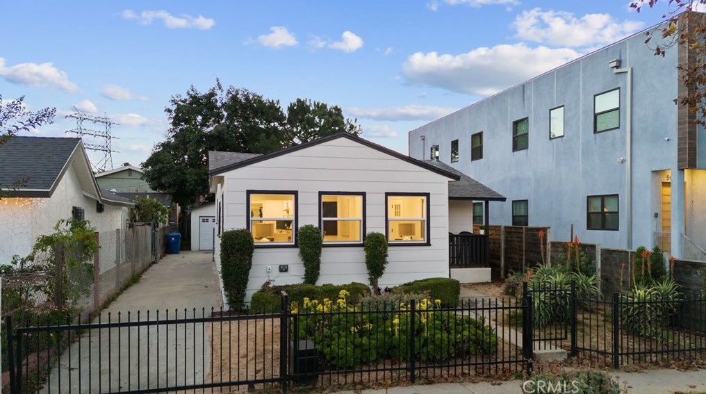 5544 Blackwelder St, Los Angeles CA  90016-3210 exterior